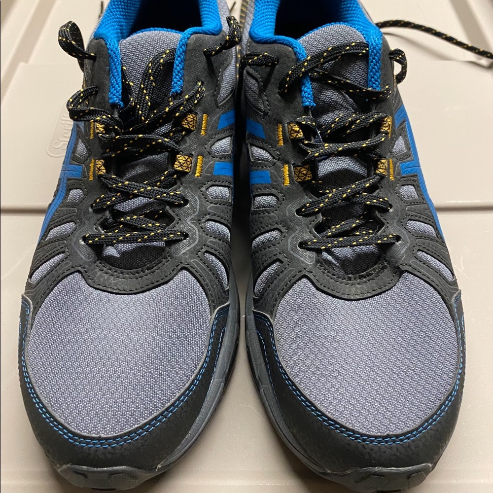 ASICS gel venture 7